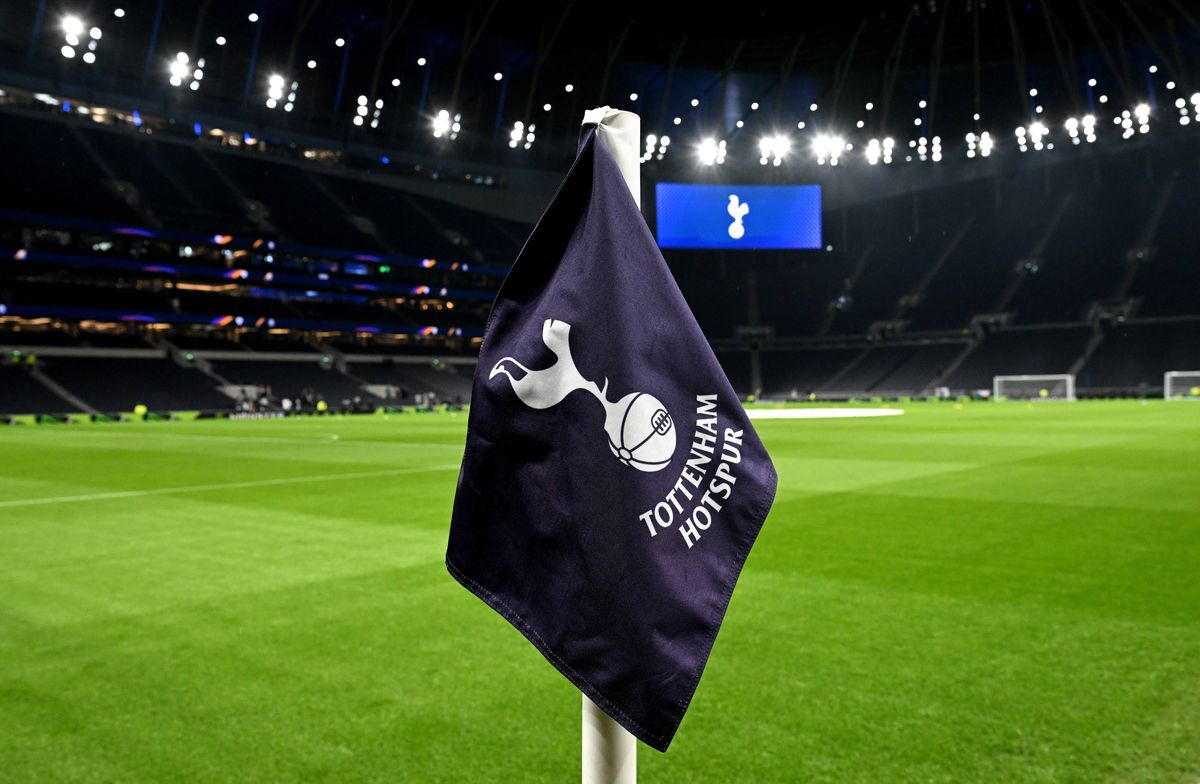LONDON, ENGLAND - JANUARY 08: (SUN AND SUN ON SUNDAY OUT) A general view of a Tottenham Hotspur corner flag ahead of the Carabao Cup Semi Final First Leg match between Tottenham Hotspur and Liverpool at Tottenham Hotspur Stadium on January 08, 2025 in London, England. (Photo by Liverpool FC/Liverpool FC via Getty Images)