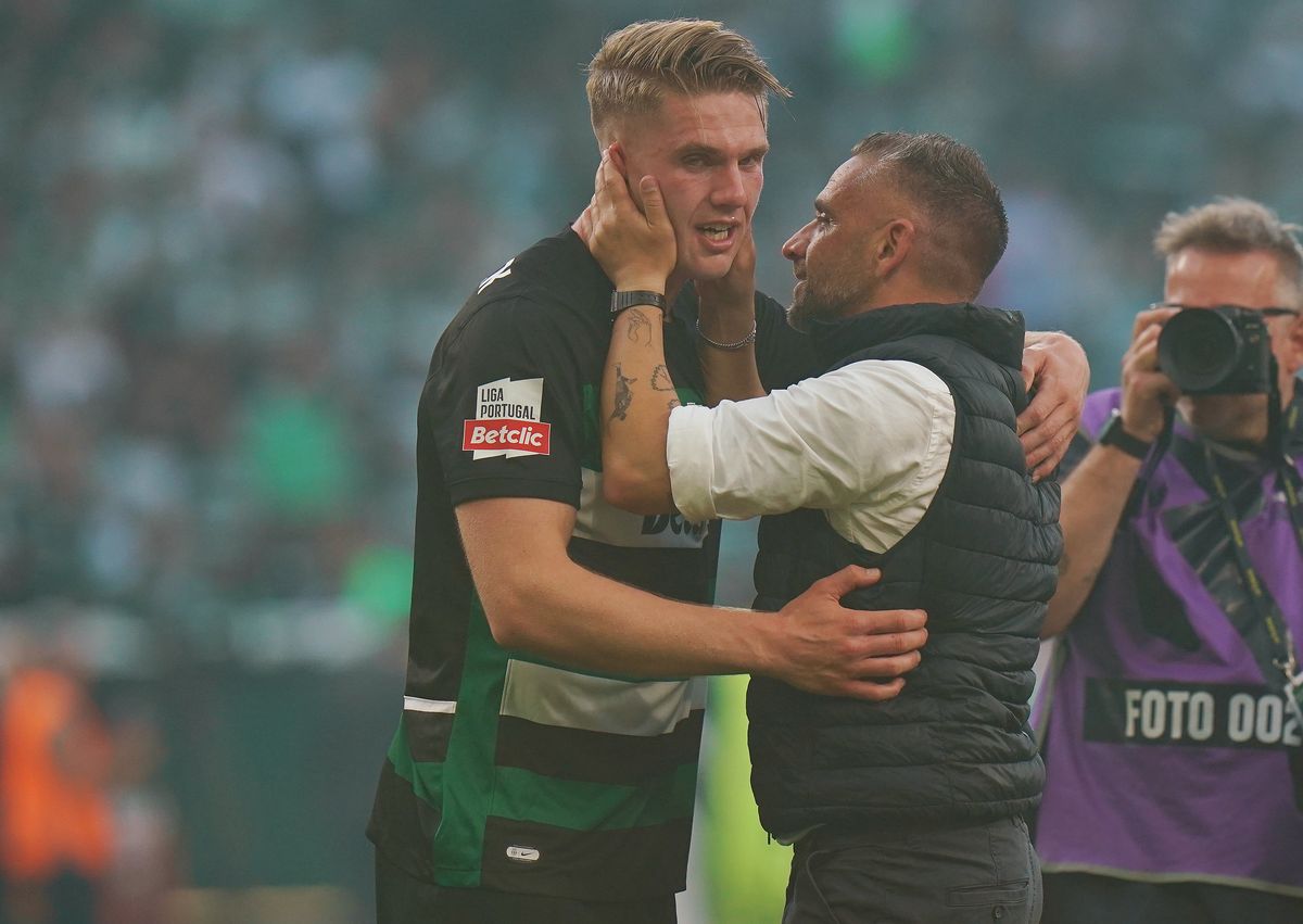 Viktor Gyokeres of Sporting CP celebrate with Head Coach Rui Borges of Sporting CP after winning the Liga Portugal Betclic during the Champions Trophy Celebrations Liga Portugal Betclic at the end of the match between Sporting CP and Vitoria SC at Estadio Jose Alvalade on May 17, 2025 in Lisbon, Portugal.
