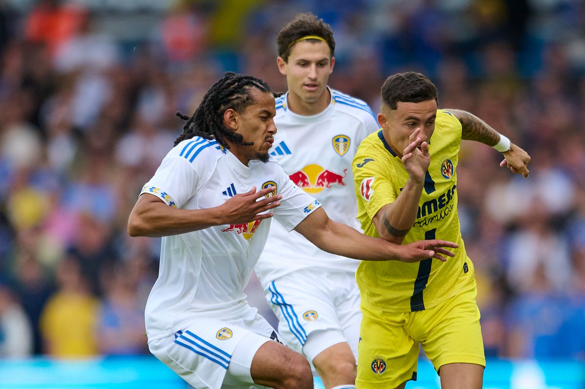 Isaac Schmidt of Leeds United competes for the ball in pre-season