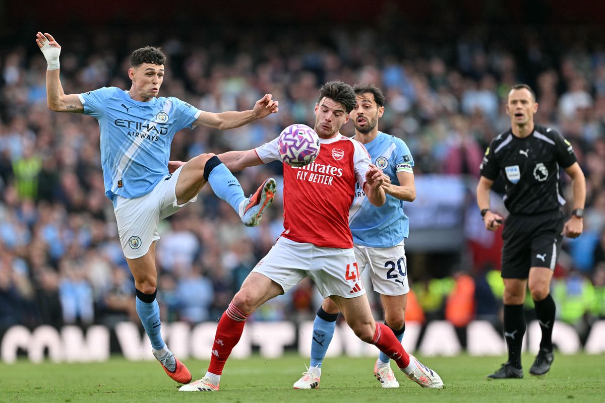 Arsenal and Man City face off in the Premier League