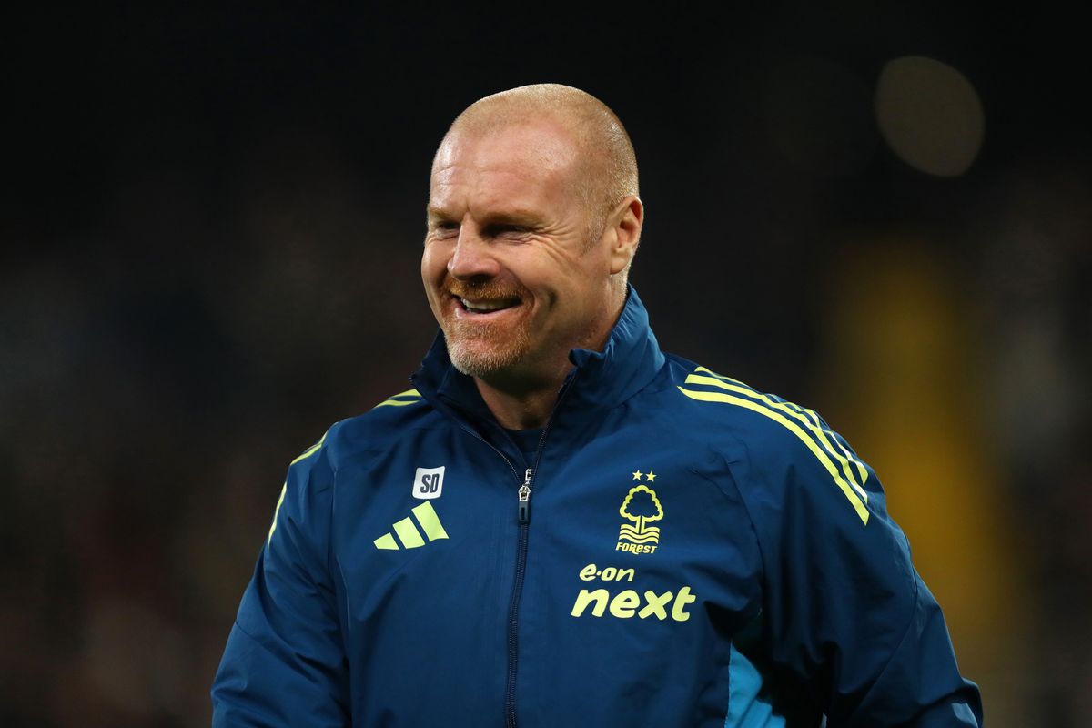 LONDON, ENGLAND - DECEMBER 22: Sean Dyche manager/head coach of Nottingham Forest during the Premier League match between Fulham and Nottingham Forest at Craven Cottage on December 22, 2025 in London, England. (Photo by Izzy Poles - AMA/Getty Images)