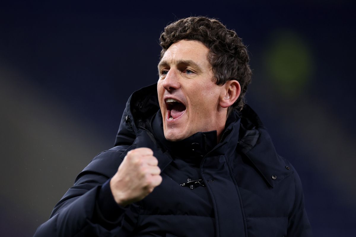 Keith Andrews celebrates a Brentford win