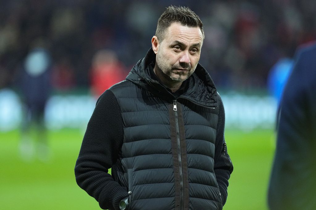 Roberto DE ZERBI Head Coach of Olympique de Marseille during the Ligue 1 McDonald's match between Paris Saint-Germain FC and Olympique de Marseille at Parc des Princes on February 8, 2026 in Paris, France
