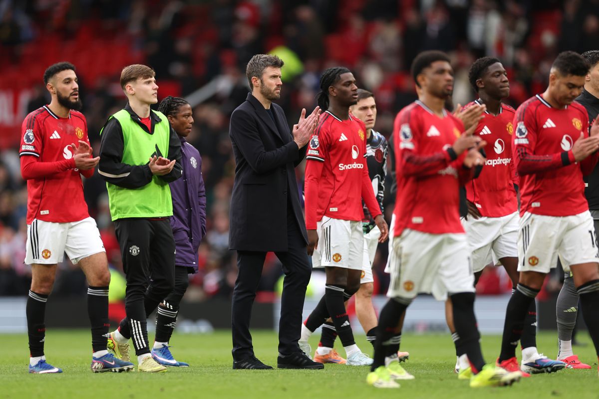 Michael Carrick and his Manchester United players