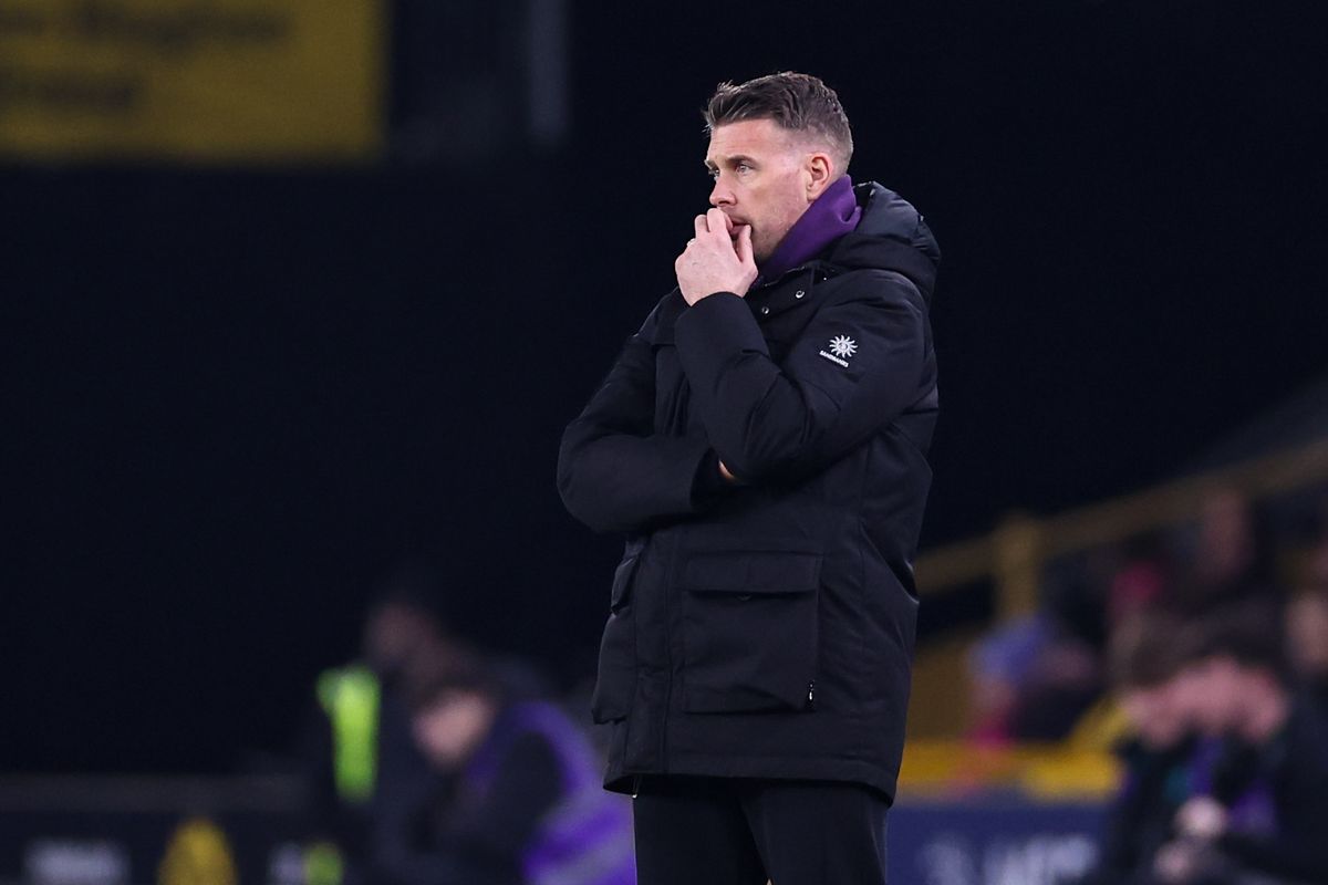 WOLVERHAMPTON, ENGLAND - MARCH 6:  Rob Edwards manager / head coach of Wolverhampton Wanderers during the Emirates FA Cup Fifth Round match between Wolverhampton Wanderers and Liverpool at Molineux on March 6, 2026 in Wolverhampton, England. (Photo by Robbie Jay Barratt - AMA/Getty Images)