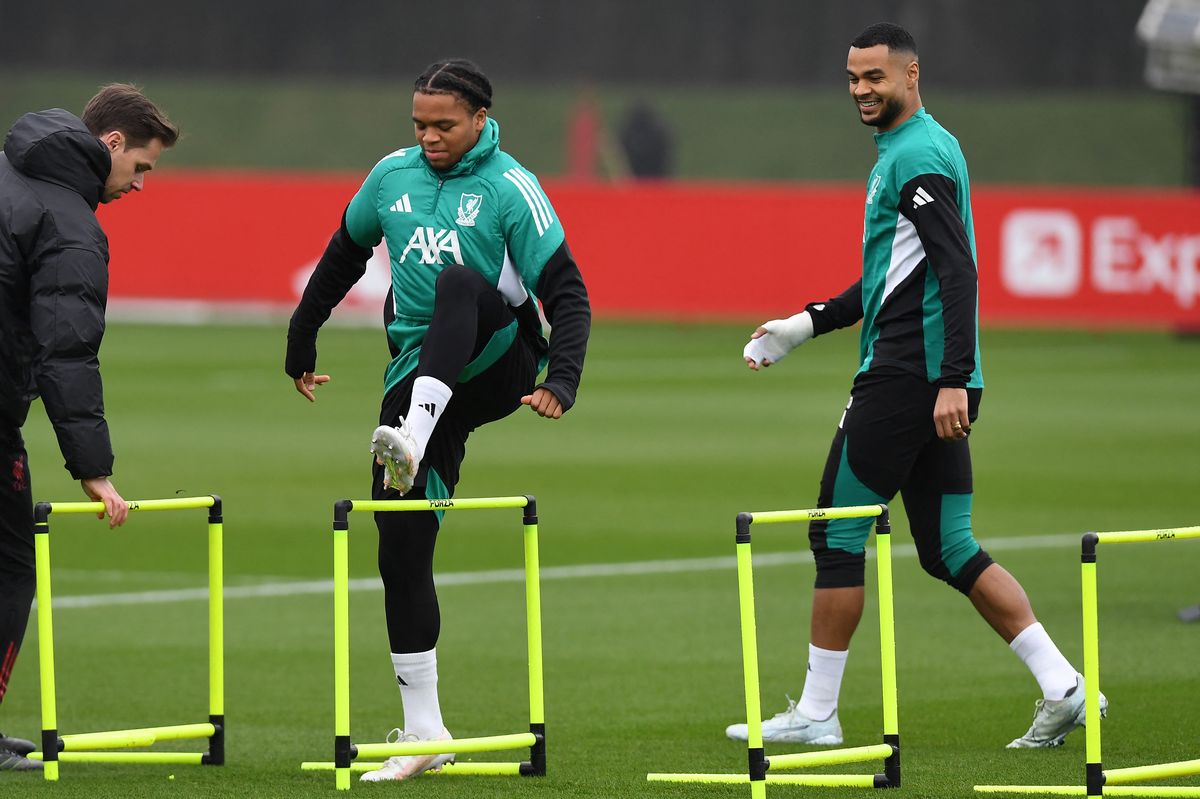 Rio Ngumoha and Liverpool's Dutch striker #18 Cody Gakpo