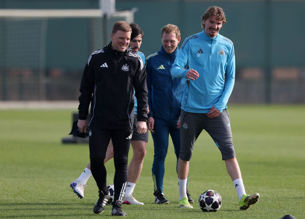 Newcastle United head coach Eddie Howe and striker Nick Woltemade