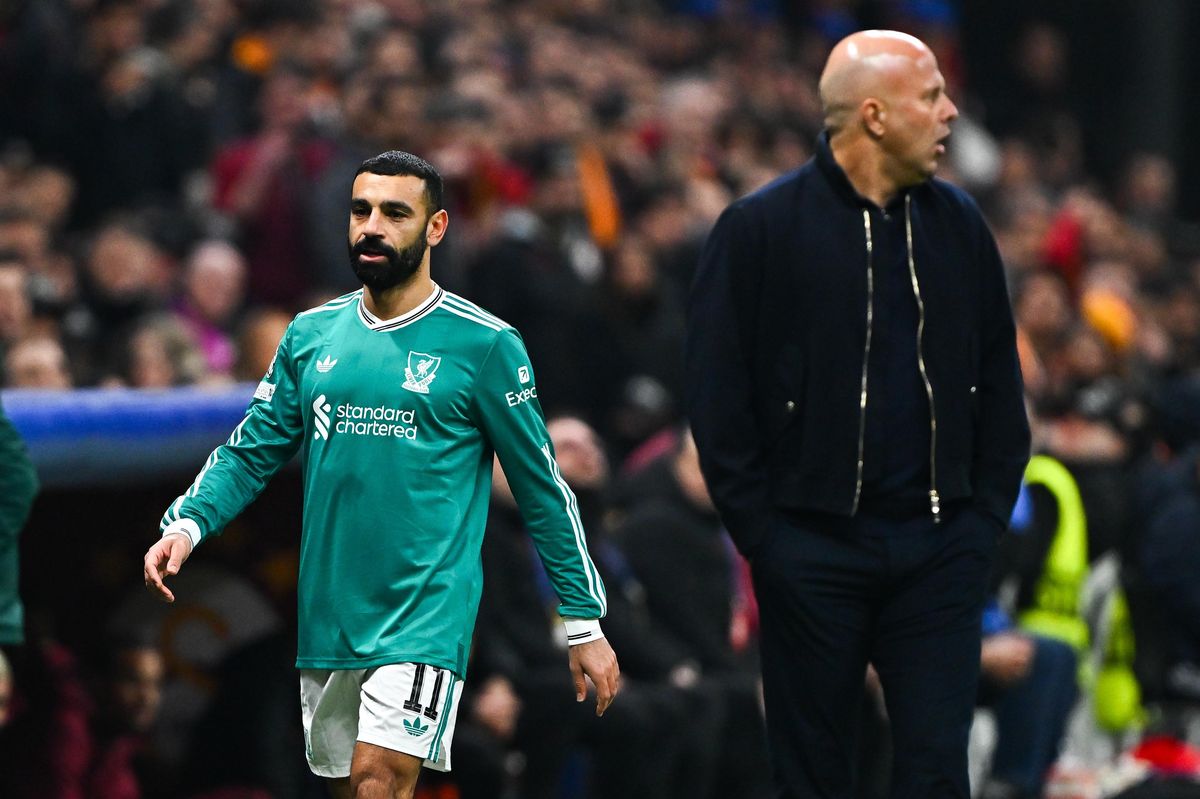 ISTANBUL, TURKIYE - MARCH 10: Liverpoolâs Mohamed Salah (L) plays during the UEFA Champions League round of 16 play-off first leg match between Galatasaray and Liverpool at RAMS Park in Istanbul, Turkiye, on March 10, 2026. (Photo by Cem Tekkesinoglu/Anadolu via Getty Images)