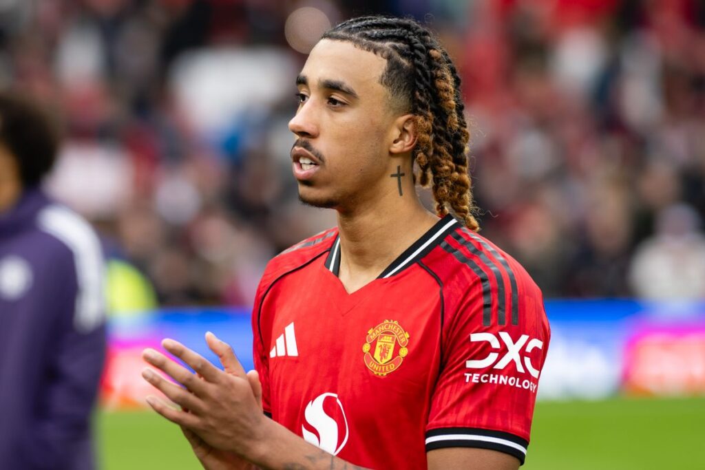 Bench blow, individual work, studying – Leny Yoro plotting Manchester United improvement Bench blow, individual work, studying – Leny Yoro plotting Manchester United improvement