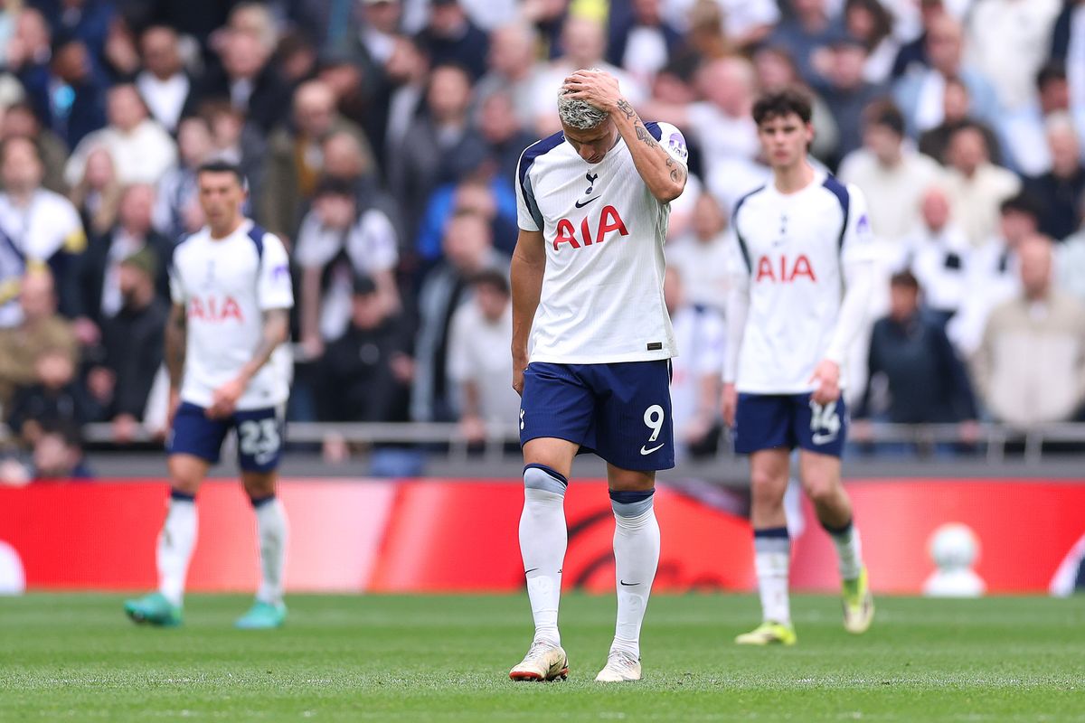 Richarlison of Tottenham Hotspur looks dejected 