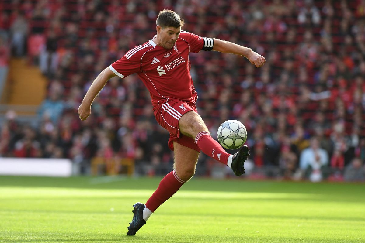 Gerrard controls the ball during Saturday's Legends game