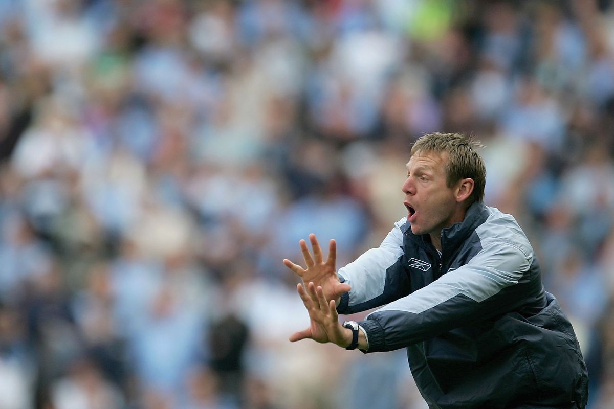 Stuart Pearce shouts instructions in May 2005.