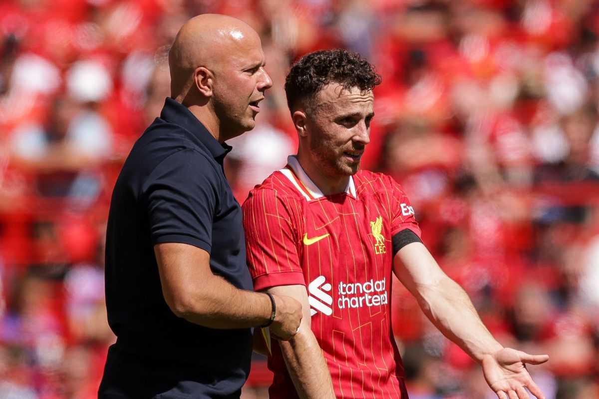 Arne Slot and Diogo Jota