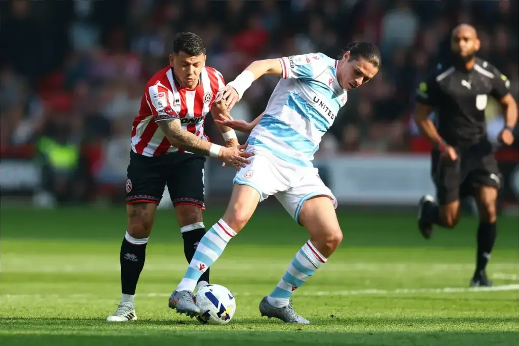 Everton Eye Sheffield United's Gustavo Hamer as Midfield Target