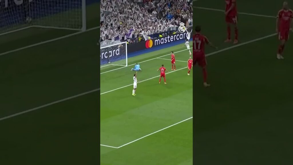 We’ve seen that one before!🤩 Tchouameni 🤝 Kroos #UCL #RealMadrid