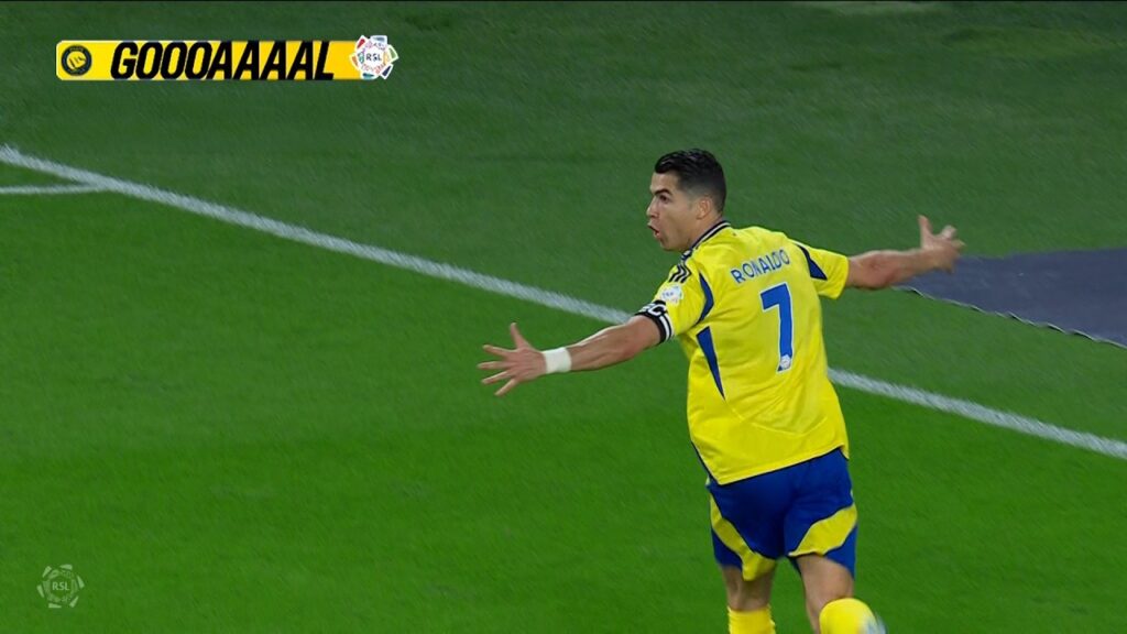 Cristiano Ronaldo SCORES the GOAL of the SEASON! 🤯