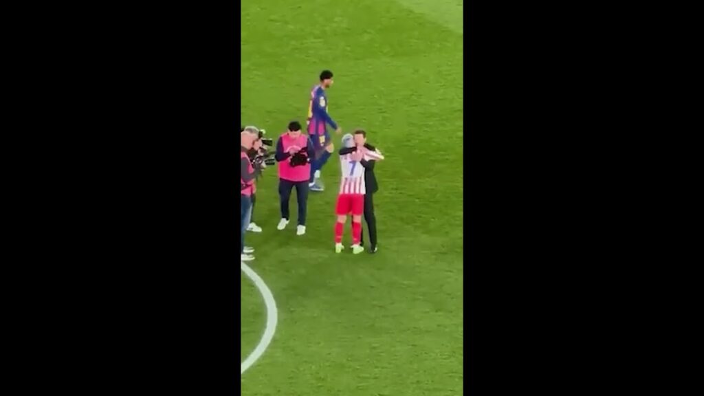 El EMOTIVO ABRAZO de SIMEONE Y GRIEZMANN tras el partido | FC BARCELONA 3 - ATLETI 0