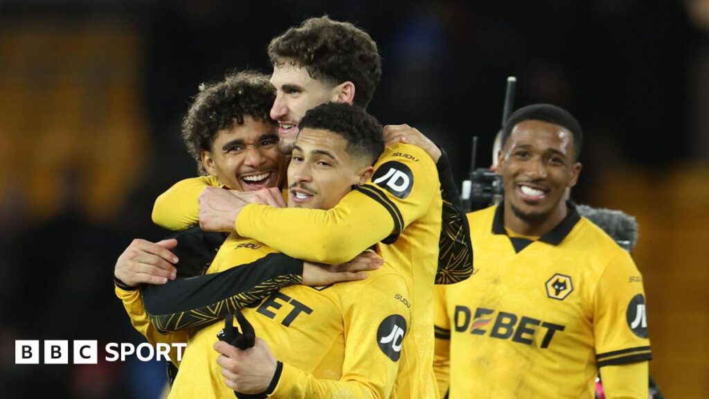 Premier League LIVE: Build up to four games including Bournemouth v Brentford, Everton v Burnley, Leeds United v Sunderland and Wolves v Liverpool