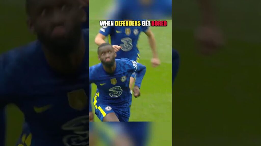 WHEN DEFENDERS GET BORED #football #soccer #top5