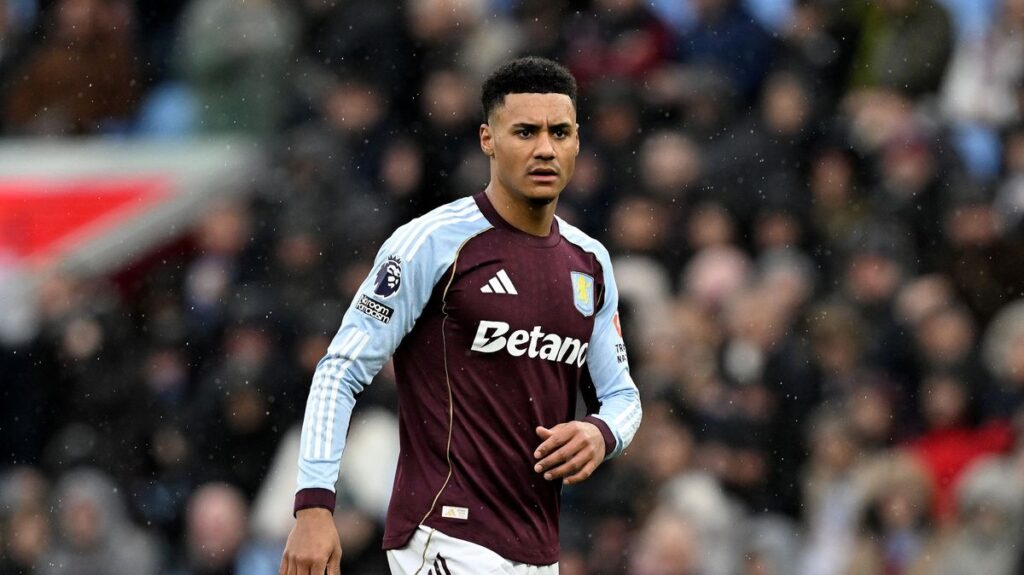 Ollie Watkins makes 'hard not to notice' admission as he lifts lid on Aston Villa form