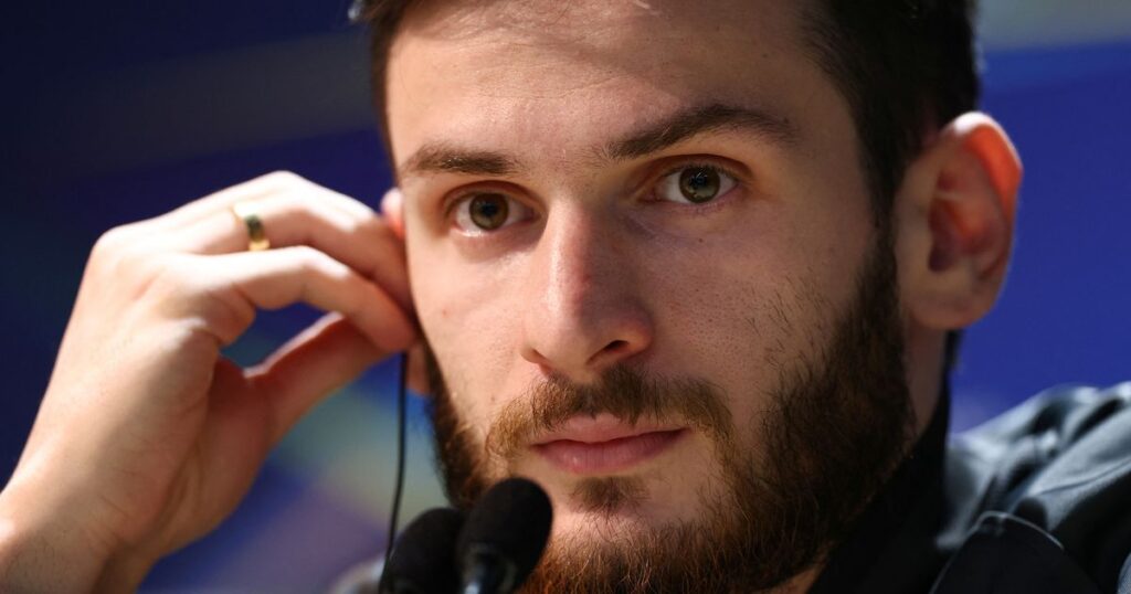 Khvicha Kvaratskhelia sets record straight on PSG future as Arsenal linked with transfer Khvicha Kvaratskhelia sets record straight on PSG future as Arsenal linked with transfer