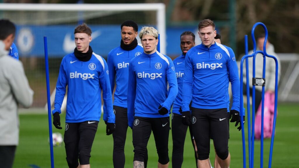 Chelsea star hands Liam Rosenior huge injury boost with training return before PSG clash