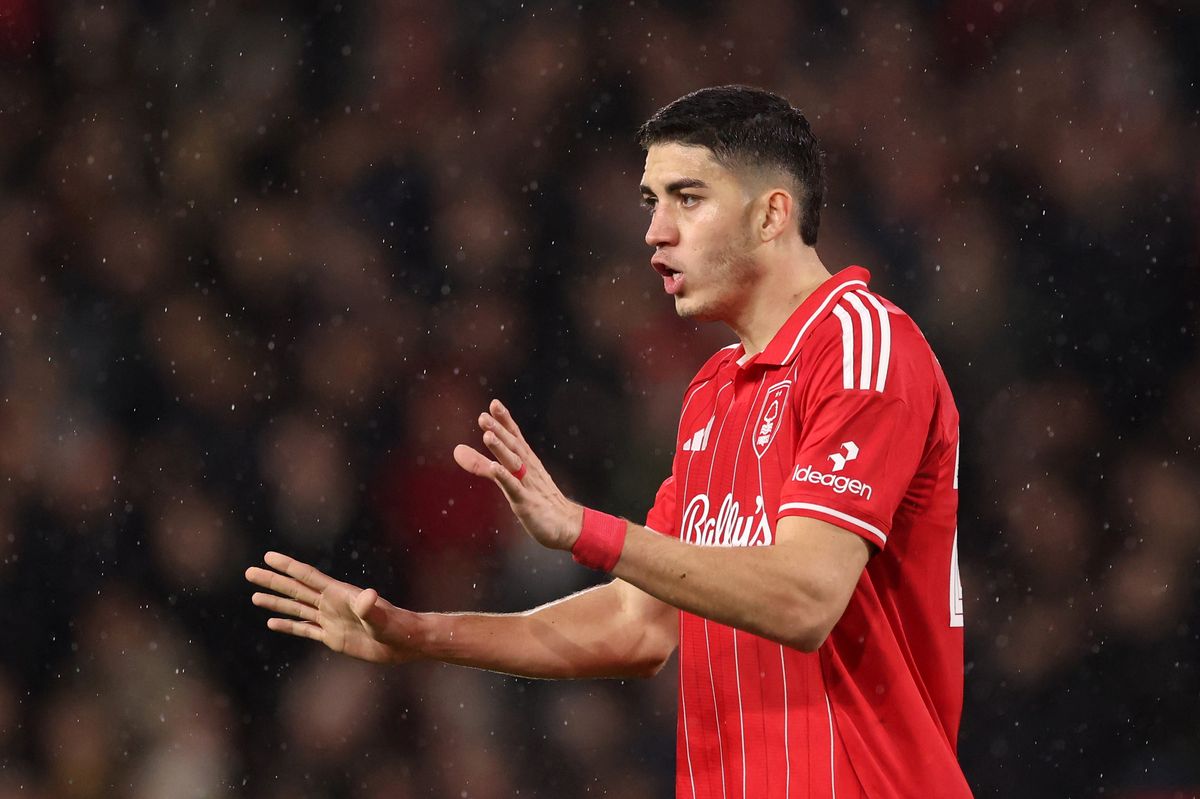 Nottingham Forest defender Jair Cunha against Fenerbahce