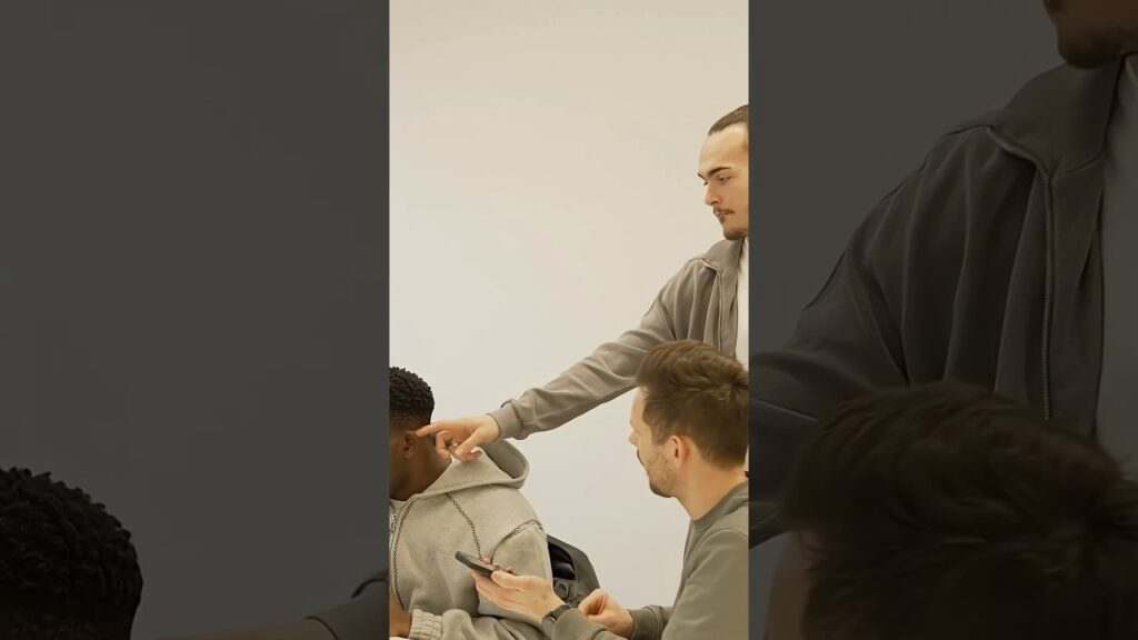 Neuzugang Kalimuendo wird von Theate überrascht 🥳