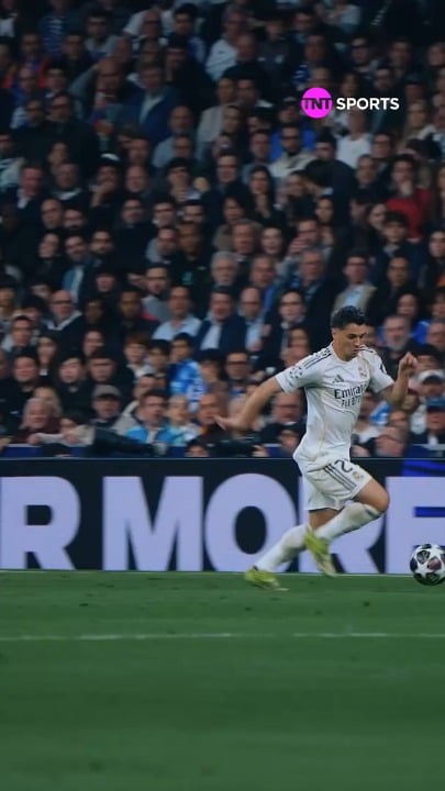 Alternative angle of Valverde golazo by Carolina Albuquerque