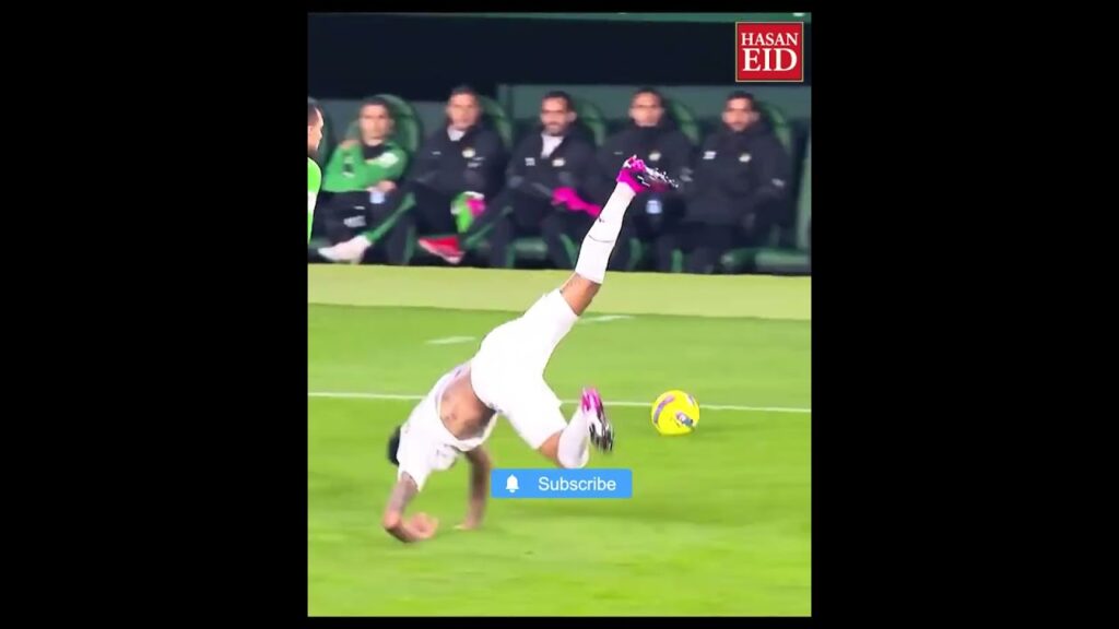 طريقة إيدير ميليتاو المميزة في النهوض 🤯 | Eder Militao Trademark Get Up