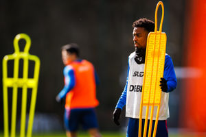 Angel Gomes watches on in Wolves training (Photo by Brett Patzke - WWFC/Wolves via Getty Images)