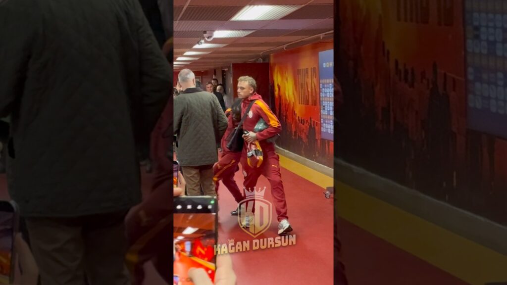 Noa Lang röportaj esnasında Renato Nhaga ile uğraşmadan geçmiyor 😁 | Galatasaray 3-0 Başakşehir