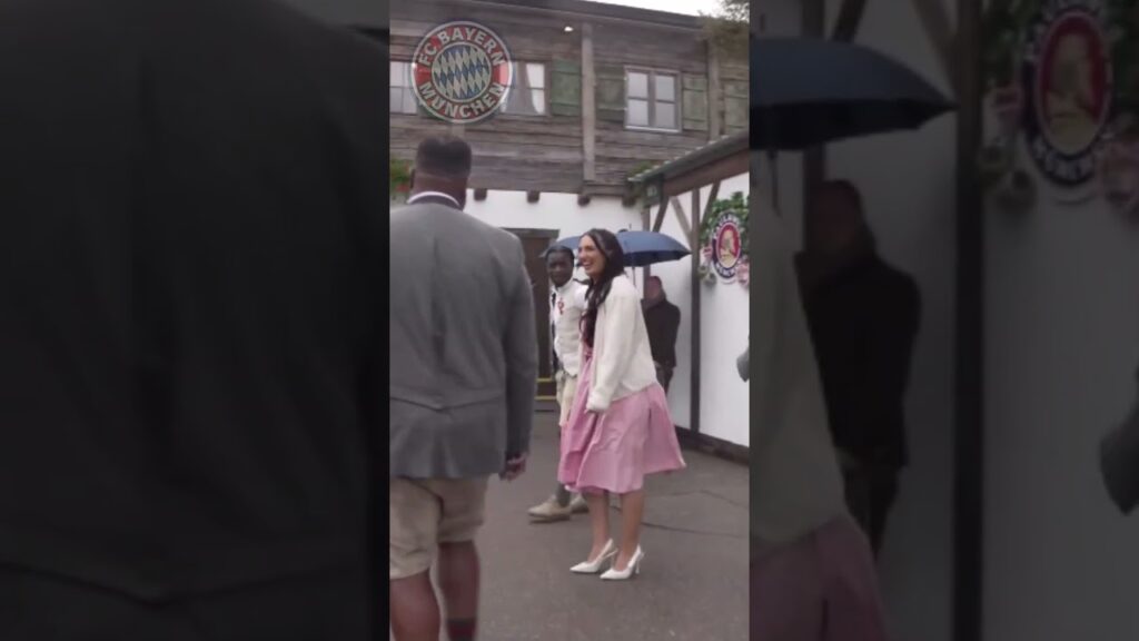 JAMAL MUSIALA ALPHONSO DAVIES AND ULI HOENESS ON OCTOBERFEST #football #bayern #soccer #fcbayern