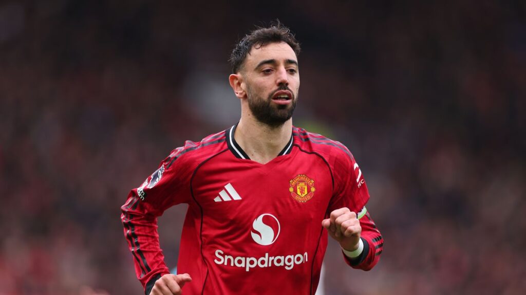 'Definitely not' - Michael Carrick makes Bruno Fernandes transfer statement after Man United win