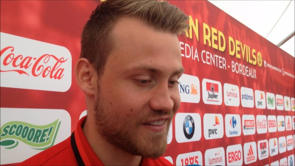 3 vragen aan Simon Mignolet: "Hier kunnen we naar voetbal zien zonder dat de vrouwen zagen"