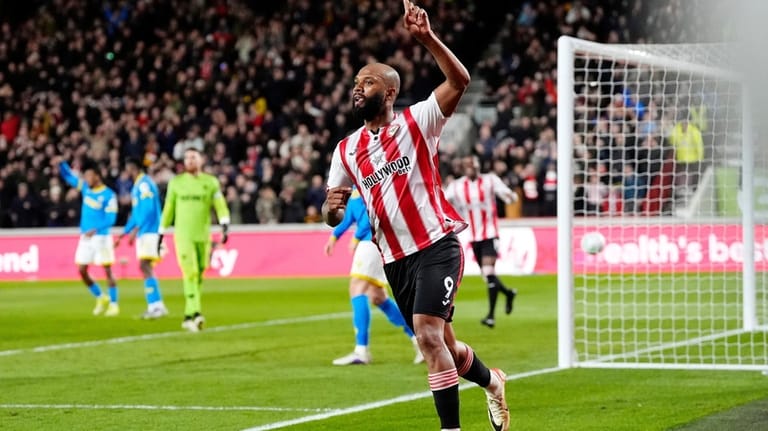 Brentford's Igor Thiago celebrates scoring during the English Premier League...