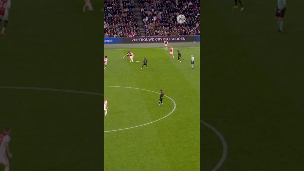 This Mika Godts assist is amazing! 😍