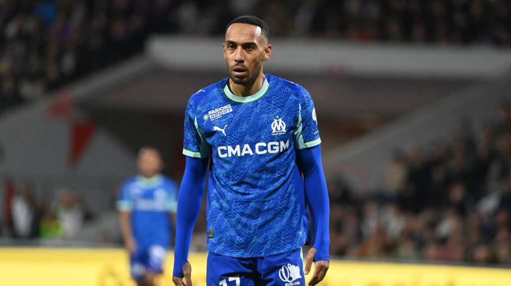 Pierre-Emerick Aubameyang shows true Arsenal colours with Carabao Cup final message