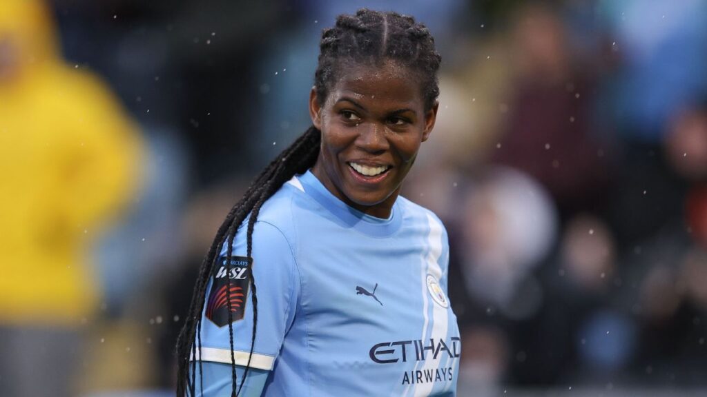 WSL: Khadija Shaw hits 13-minute hat trick as Man City beat Tottenham