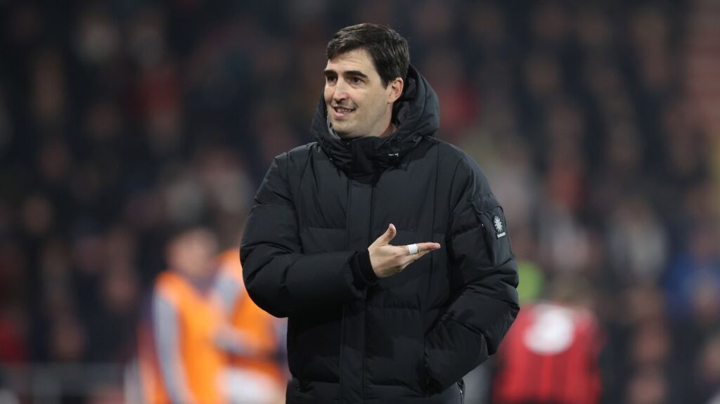 Andoni Iraola clarifies Bournemouth future as he's backed for Man Utd job