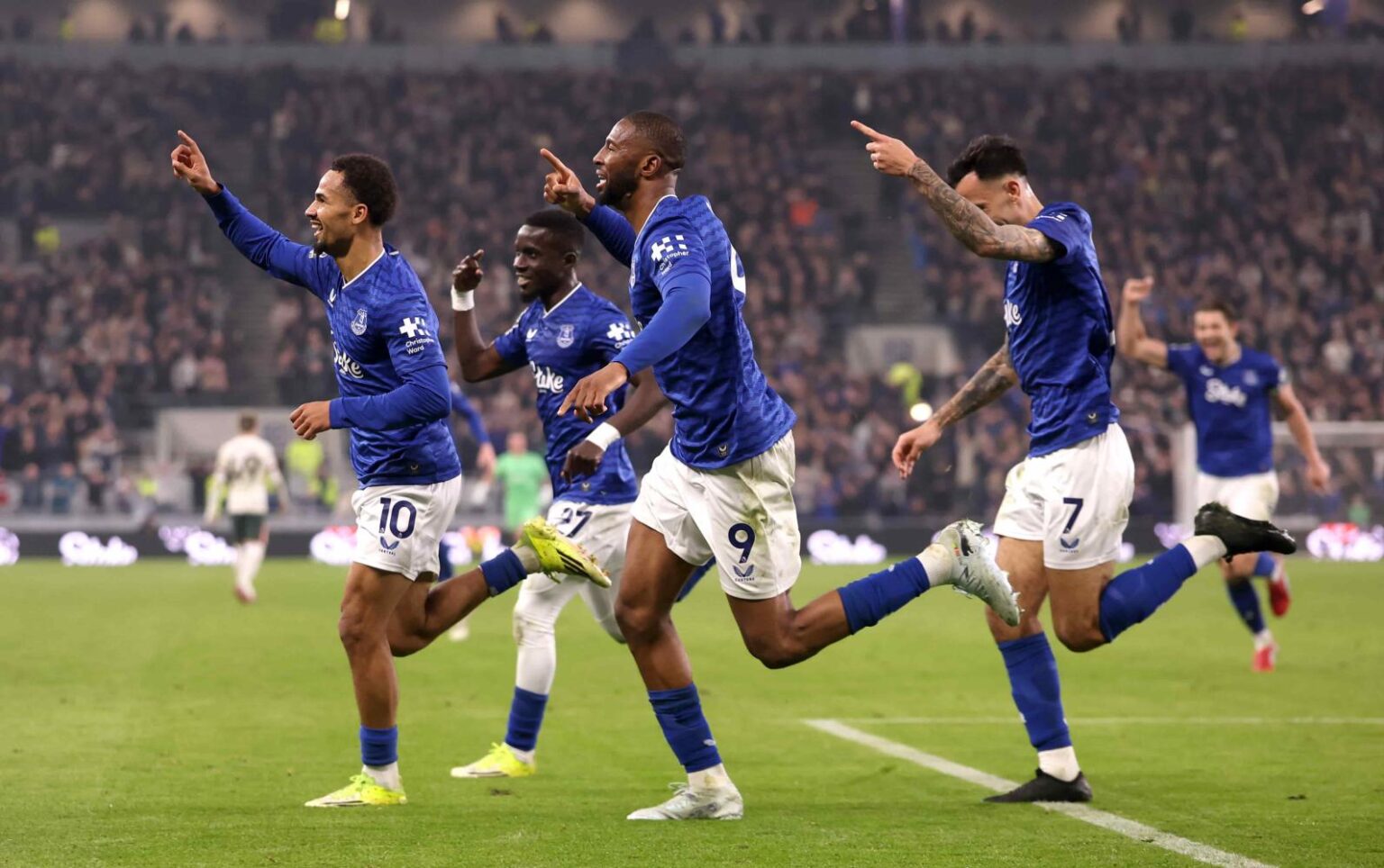 Brilliant Beto brace sinks Chelsea