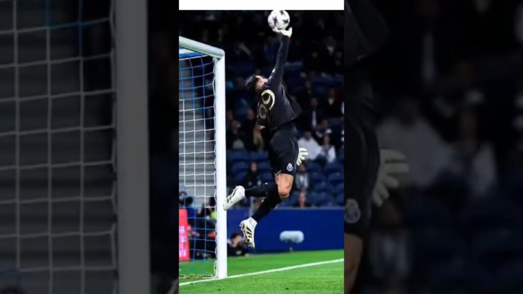 Incrível Diogo Costa salva FCPorto com defesa do outro mundo