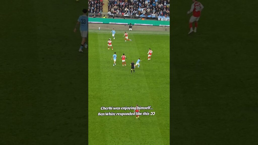 Cherki was enjoying himself… Ben White responded like this 👀 #football
