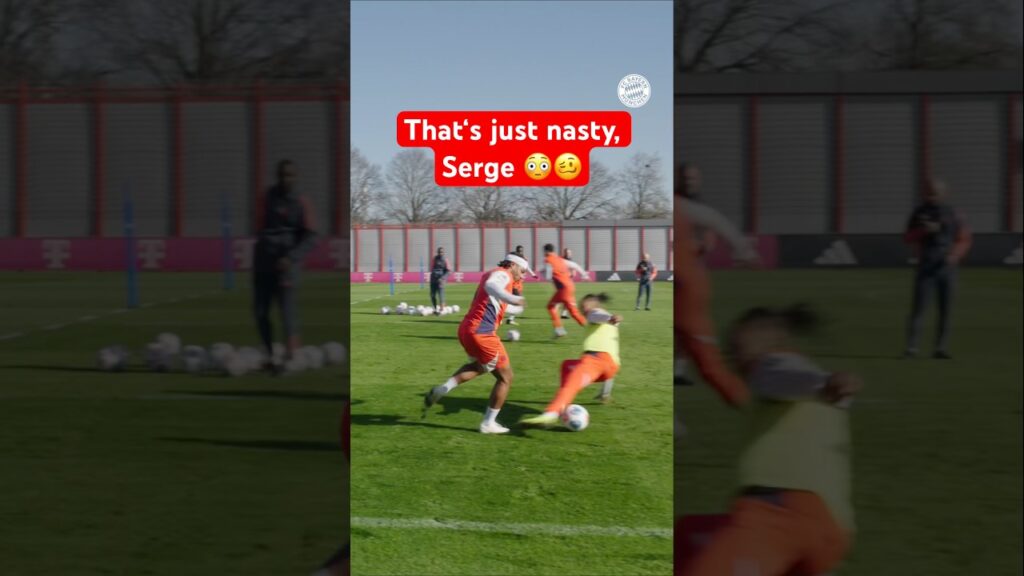 Gnabry nutmegs Olise 😮