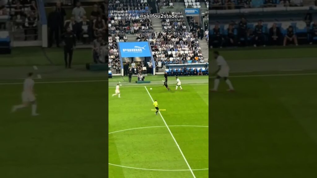 La première solide de Benjamin Pavard avec l'OM 💪🏻🇫🇷 #TeamOM #OMFCL