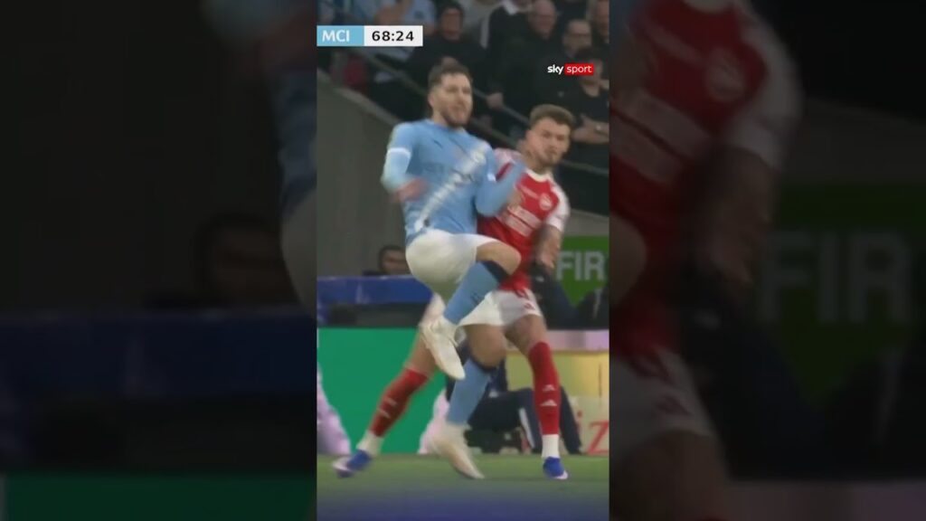 Cherki aufreizend & bekommt direkt die Quittung 🤣