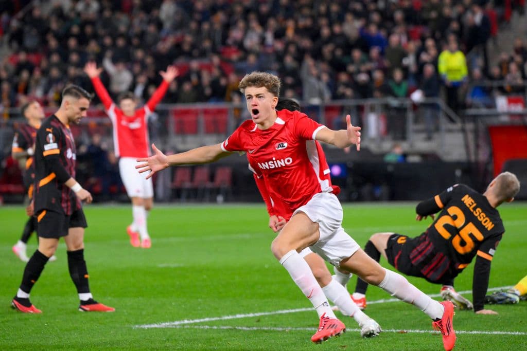 Crystal Palace and Brighton Join Tottenham in Pursuit of €30m-Rated AZ Alkmaar Creator Sven Mijnans