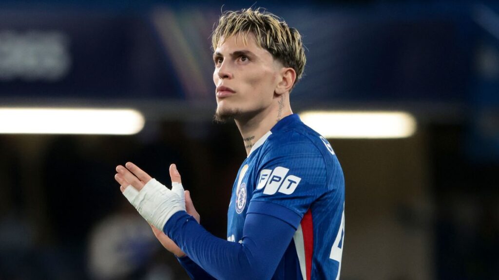 Alejandro Garnacho brutally targeted as struggles continue after Man United transfer