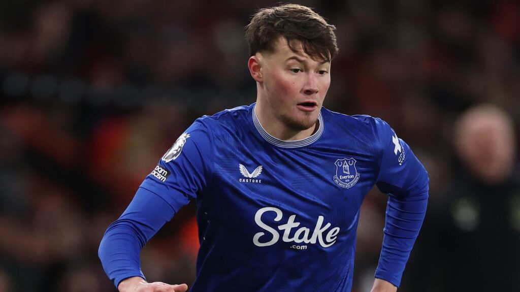 Nathan Patterson puts talks on Everton future with David Moyes on hold for fresh 'opportunity'