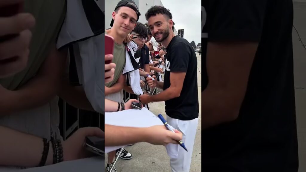 João Mário já teve o seu primeiro contacto com os adeptos em Turim.